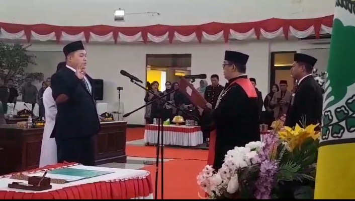 Ketua DPRD Kabupaten Buol Periode 2024-2029 Resmi Di Ambil Sumpah Jabatan