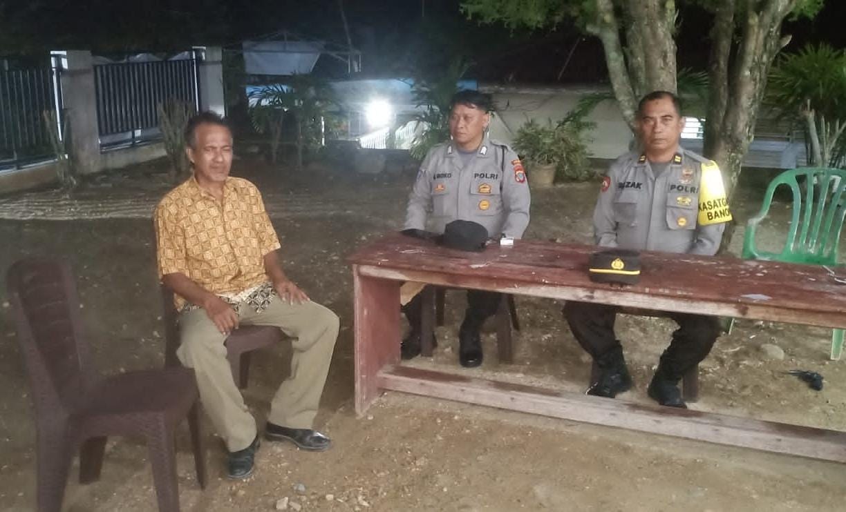 Kunjungi Warga Leok II, Subsatgas Binmas Beri Penyuluhan Kamtibmas Usai Pilkada