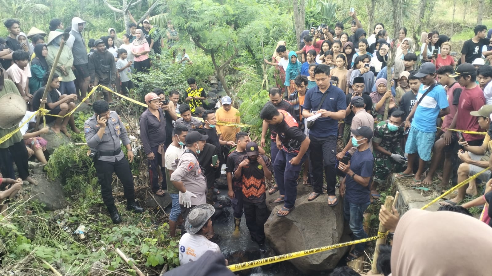 Mayat Perempuan 95 Tahun Ditemukan Membusuk di Kolong Jembatan