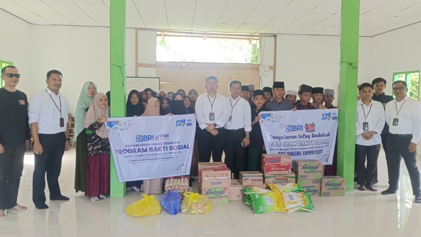 Peringati HUT Ke-129, BRI BO Pogogul Buol Anjangsana Ke Pondok Pesantren Farid As-Sholeh