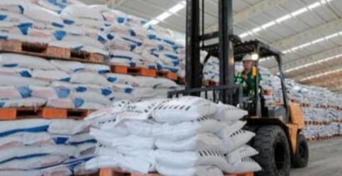 Petani di Wilayah Kecamatan Sakra Barat Minta Pihak Cabut izin Pengecer dan Distributor, Ini Keterangan Meneger Petrogres Nusra!