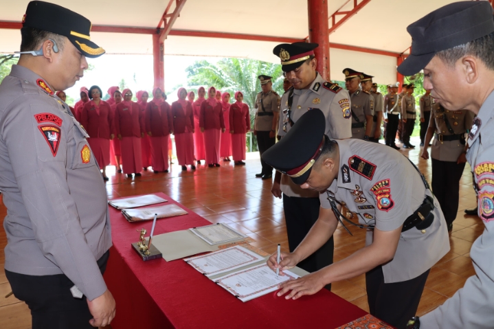Sertijab PJU dan Dua Kapolsek Jajaran Polres Buol, Kapolres: Selamat Bertugas