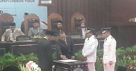 Sertijab Bupati Lombok Timur H Haerul Warisin di Gedung DPRD, Ribuan Masyarakat Menunggu di Pendopo