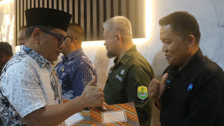 Bupati Buol Serahkan SK Plt Pejabat Tinggi Pratama di Lingkungan Pemkab Buol