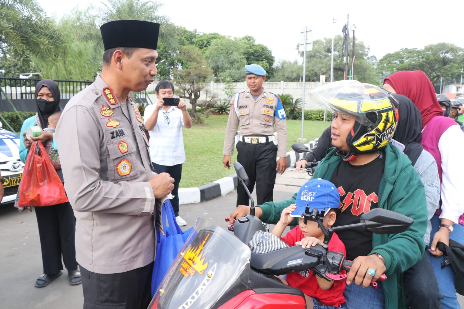 Tingkatkan Kebersamaan di Bulan Ramadhan, Polres Metro Tangerang Kota Berbagi Takjil dan Berbuka Puasa Bersama Media