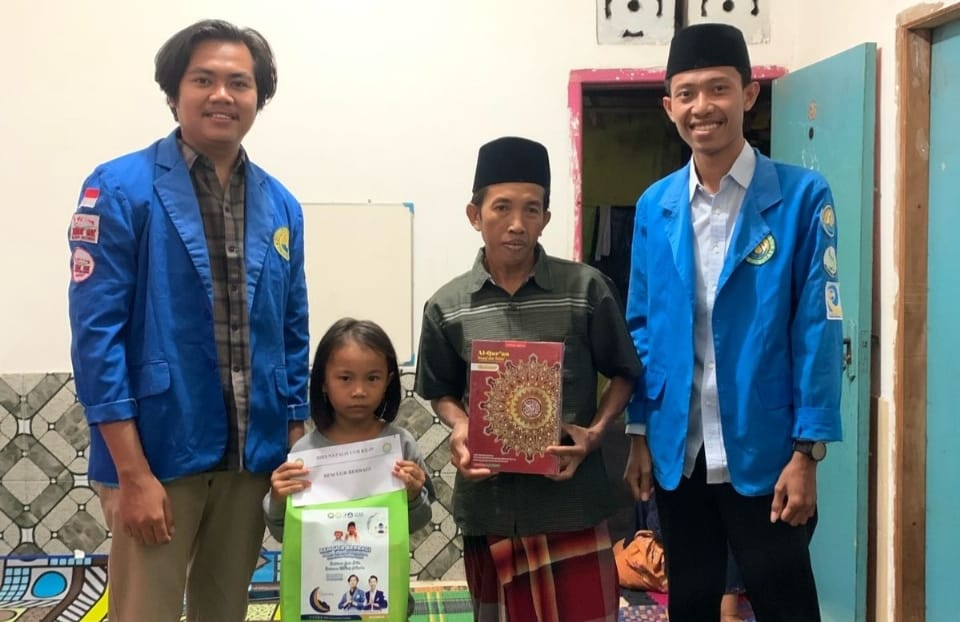 Peringati Dies Natalis ke -29, Bem UGR Gelar MUSHAF AL-QUR’AN DAN SANTUNAN ANAK YATIM