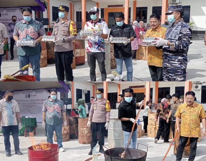 Perdana Ditahun 2025 Permushanan Babuk 140.200 Batang Rokok Hangus Terbakar Dihalaman Kejari Tolitoli
