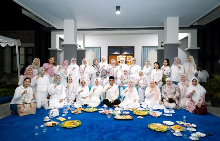 Gubernur Sulteng Hadiri Buka Puasa Bersama IKAPTK