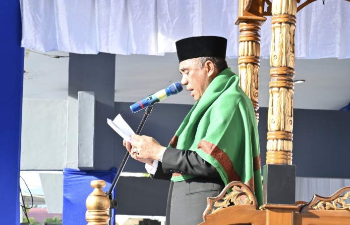 Gubernur Sulteng Jadi Khatib Sholat Idul Fitri 1446 H dan Bagikan 6.000 Paket Sembako
