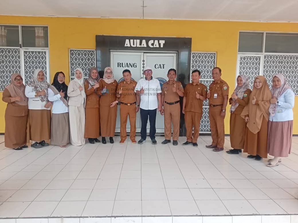 Wakil Bupati Buol Tinjau Kehadiran ASN Usai Libur Lebaran di Dukcapil dan BKPSDM
