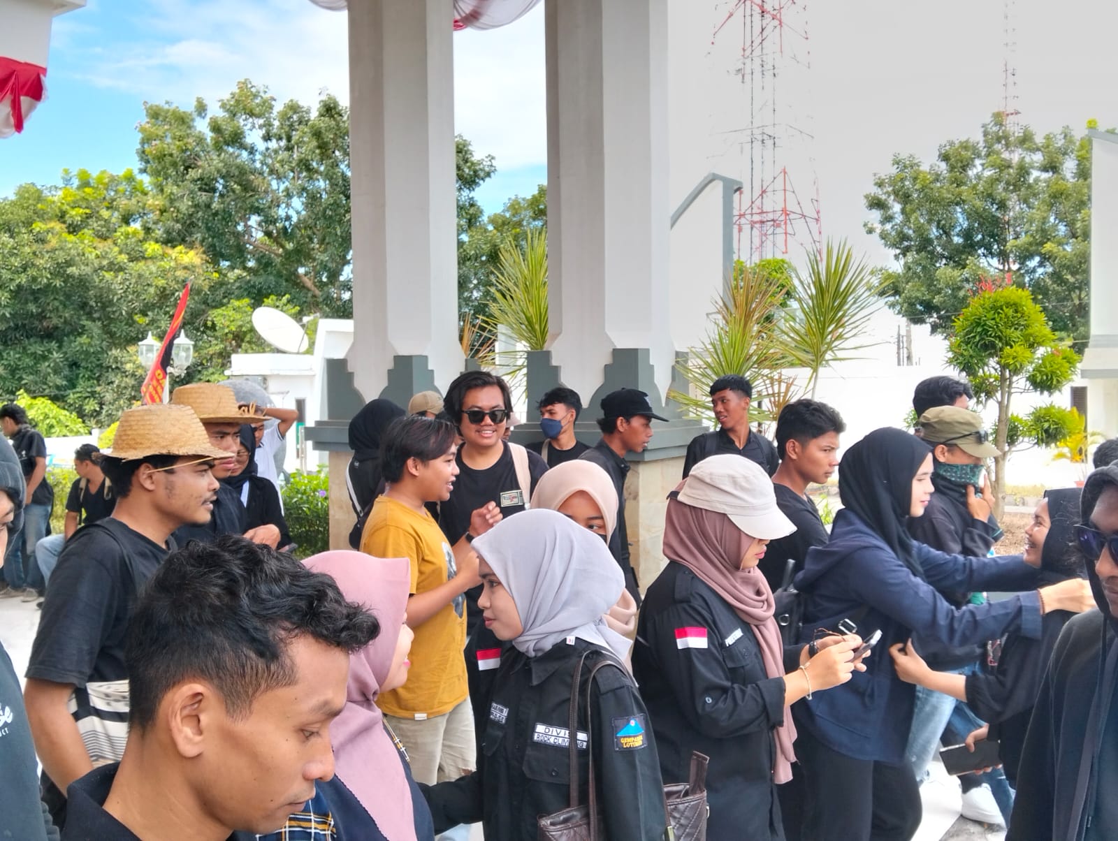 Aksi Jilid II Berlanjut, Mahasiswa Sempat Adu Mulut Dengan Anggota DPRD di Lotim