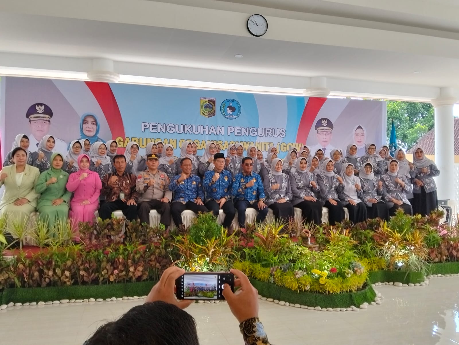 Kukuhkan Gabungan Organisasi Wanita, Bupati Lotim Haerul Warisin Tegaskan Wanita Harus Bergerak