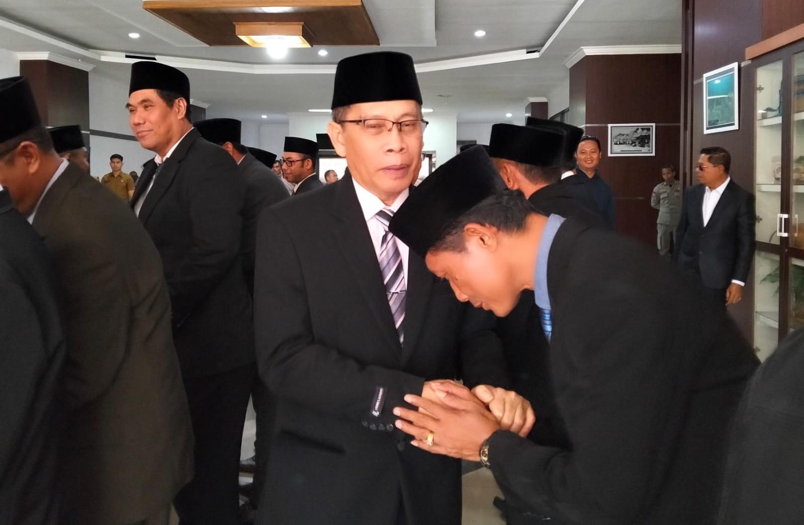 Bupati Lombok Timur Rotasi Belasan Pejabat Eselon III