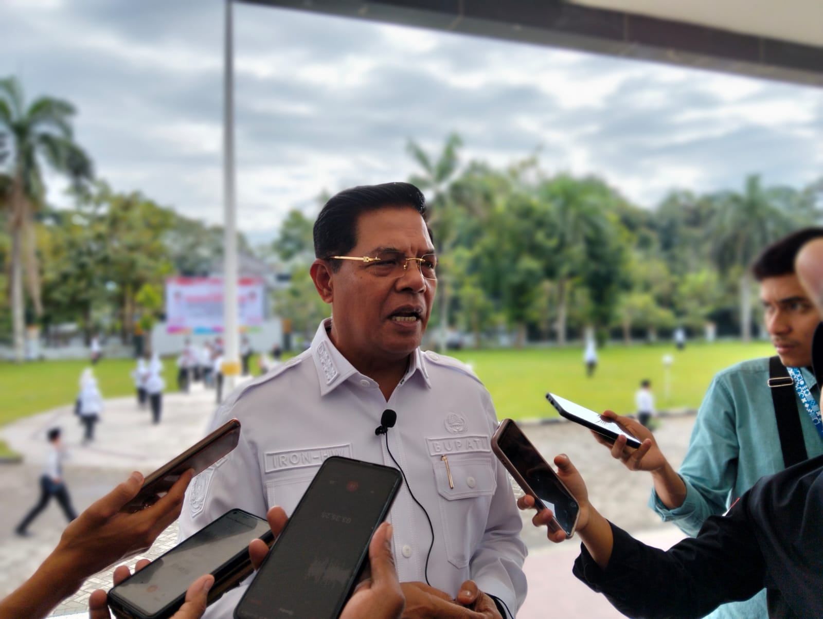 PPPK Terharu Hingga Menangis Terima SK dari Bupati Lombok Timu H Haerul