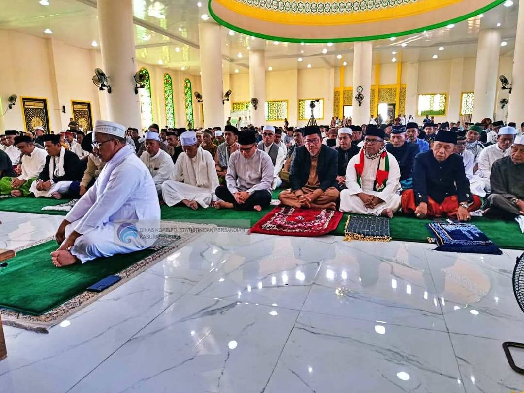 Bupati dan Wabup Buol Laksanakan Sholat Idul Adha 1446 H di Masjid Agung At Tafakur