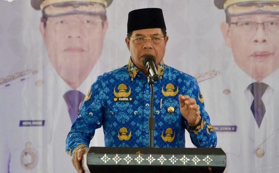 Tidak Meminjam Uang, Bupati Lombok Timur H Iron Tegaskan Upayakan Perbaikan Jalan Melalui Kerjasama Dengan Pihak Kontraktor!