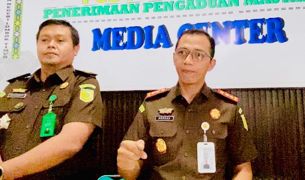 KEJAKSAAN NEGERI LOMBOK TIMUR PANGGIL 38 SAKSI DARI ASN HINGGA REKANAN, PULUHAN BERKAS DAN TIGA BUAH HP MILIK PEJABAT DISITA