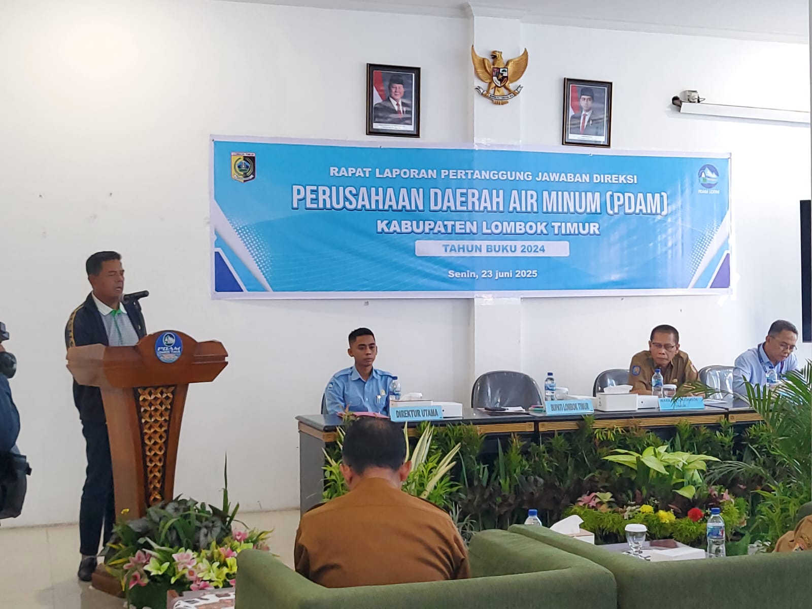 Bupati Lotim Hadiri Rapat Pertanggungjawaban PDAM Tahun 2024: Soroti Target dan Capaian