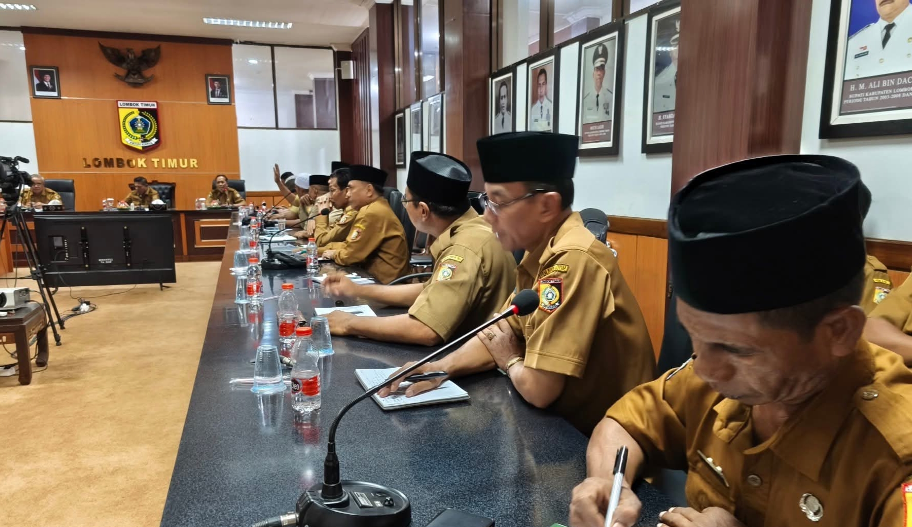 Pelayanan Masyarakat dan Akses Kesehatan Hingga PBB Tak Tertagih, Bupati Lotim Berikan Camat Shok Terapi!