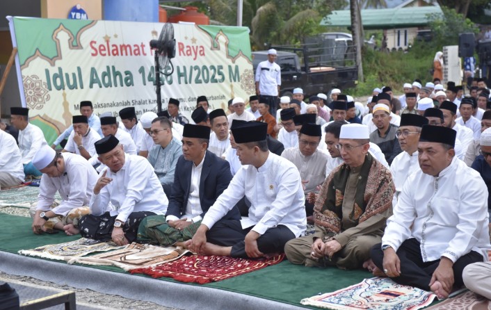 Mentrans dan Gubernur Sulteng Sholat Idul Adha di Kabupaten Sigi