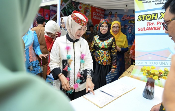 Sry Nirwanti Bahasoan Buka Pameran Kerajinan STQ dan Hadits XXVIII di Poso