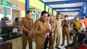 Bupati Lombok Timur Tinjau RSUD Selong, Pastikan Pelayanan BPJS Berjalan Lancar Pelayanan Humanis