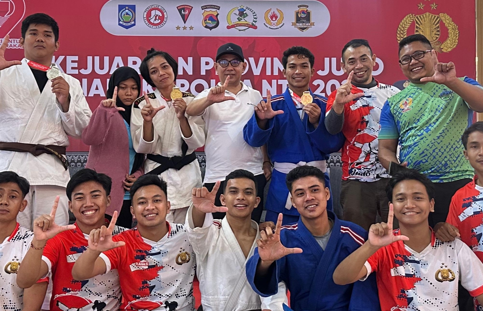 Brigadir Widia Anggota Satlantas Polres Lotim Raih Emas di Kejuaraan Judo Kapolda Cup NTB
