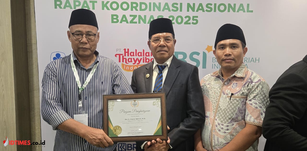 Mampu Mendorong Partisipasi ASN dan Masyarakat Untuk Berzakat, Bupati Lombok Timur Haerul Warisin Terima Penghargaan Dari Baznas RI