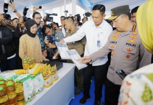 Kick Off GPM Serentak se-Indonesia, Kapolri Hadiri Penyaluran 2.424 Ton Beras SPHP