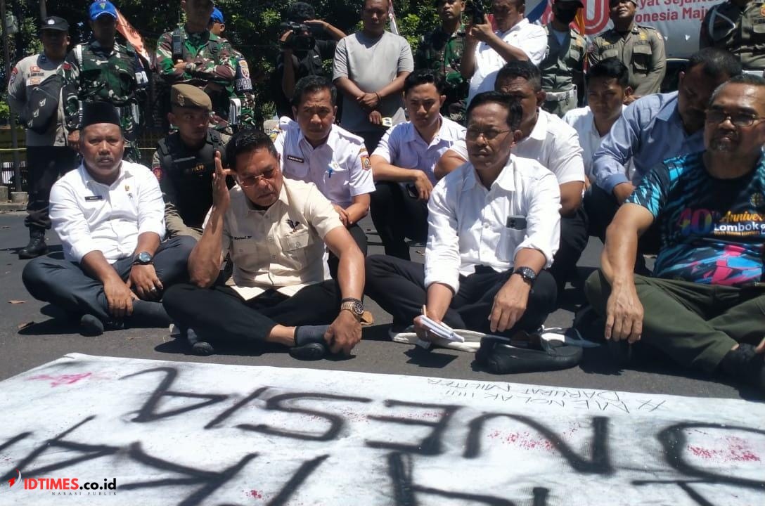 Mahasiswa Hamzanwadi dan Aliansi Gumi Patuh Karya Gelar Aksi Damai, Bupati Lombok Timur Duduk Bareng Temui Massa