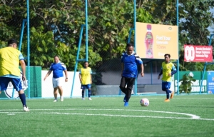 Gubernur Sulteng Pimpin Laga Persahabatan Pemprov FC vs Jurnalis Palu FC