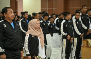 Lepas 177 Atlet Pelajar ke POPNAS dan PEPARPENAS 2025,Wagub Sulteng: Berjuang Sepenuh Hati
