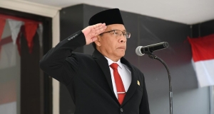 Terus Bergerak Melanjutkan Perjuangan, Peringati Hari Pahlawan ke-80, Wabup Lotim Edwin Hadiwijaya Pimpim Apel