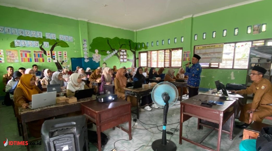 Kepsek dan Guru SD di Kecamatan Suralaga Ikuti Bimtek Pembelajaran Mendalam