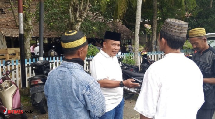 Anggota DPRD Buol, I Wayan Gara Ucapkan Belasungkawa dan Hadiri Pemakaman Almarhum Kades Rantemaranu