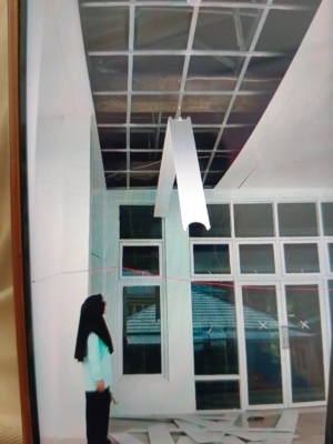 Belum Serah Terima, Plafon Puskesmas Paleleh Ambruk, Diduga Pekerjaan Tak Sesuai Standar
