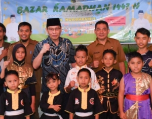 APIKM Gelar Bazar Ramadan di Halaman Kantor Camat Selong, Wabup Edwin Tegaskan Dukungan untuk UMKM
