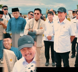 Bupati Haerul Warisin Bersama Sekda Lotim Mesra Sambut Kedatangan Mentri Kelautan dan Prikanan RI