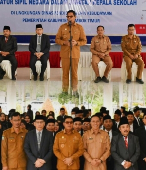 Ratusan Kepsek di Lantik! Bupati Lotim Ingatkan Kepala Sekolah Miliki Rasa Ikhlas dan Amanah