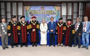 Promosi Doktor Sekprov Sulteng Novalina, Gubernur Anwar Hafid Jadi Penguji Kehormatan
