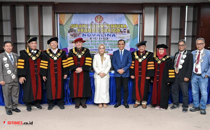 Promosi Doktor Sekprov Sulteng Novalina, Gubernur Anwar Hafid Jadi Penguji Kehormatan
