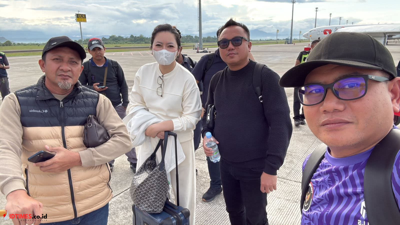 Bupati Buol Alami Insiden Penerbangan, Pesawat Wings Air Kembali Mendarat di Makassar