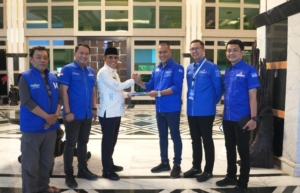 Anwar Hafid Kembalikan Formulir, Penuhi Syarat Calon Ketua Demokrat Sulteng