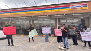 Kerja di Hari Libur Tanpa Upah Lembur, PROSPEK Gelar Aksi Solidaritas untuk Pekerja Indomaret di Buol