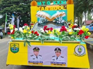Mobil Hias Masjid Buol Jadi Magnet Pawai Ta’aruf MTQ Sulteng ke 31