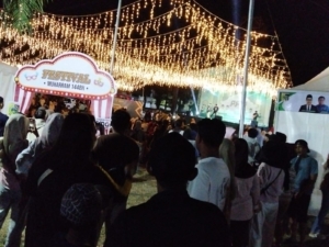 Panggung Hiburan Festival Muharram 1448 H Dipadati Pengunjung, UMKM dan Band Lokal Jadi Daya Tarik