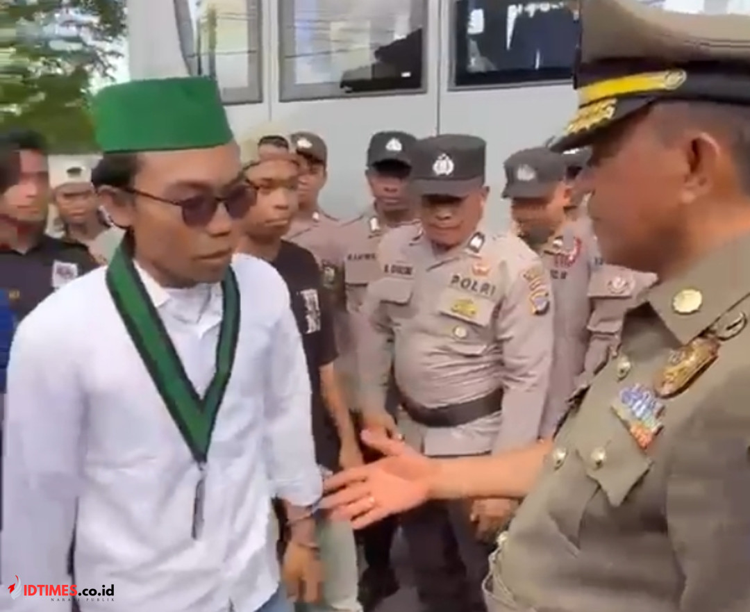 Gubernur Sulteng Anwar Hafid Klarifikasi Momen Jabat Tangan yang Viral