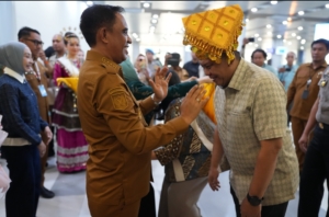 Gubernur Anwar Hafid Sambut Kedatangan Kapolda Sulteng Irjen Pol. Rizal Irawan